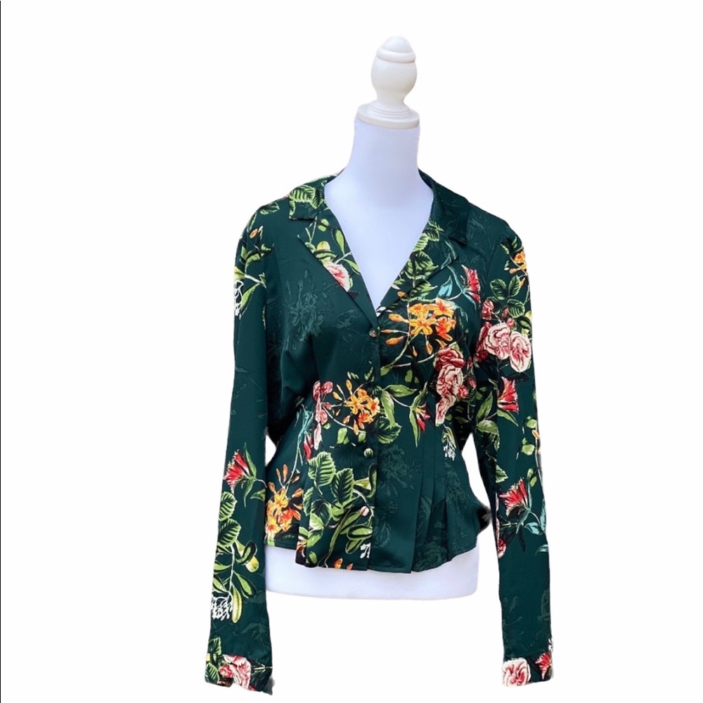 BCBGeneration green floral long sleeve blouse